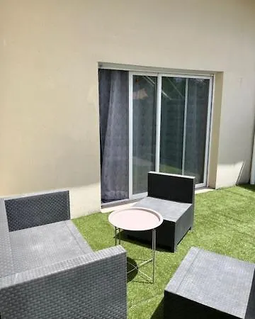 Maison Lumineuse A 100 M Du De